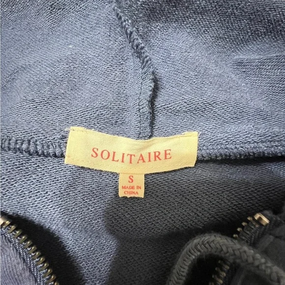 Solitaire Navy Garment with Zipper - Picture 2 of 5